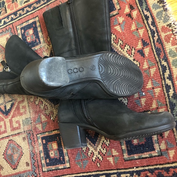 Ecco leather black boots excellent condition - Picture 9 of 10